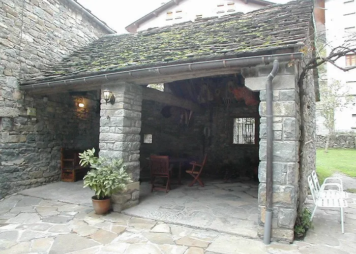 Apartamentos Casa Buisan